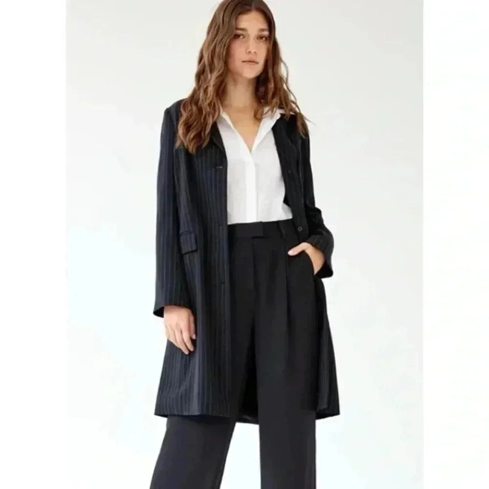 Aritzia Babaton Trent Pinstripe Dark Navy Long Sleeve  Jacket Size 00
